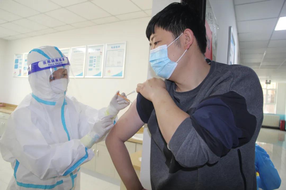 十一师稳步推进新冠疫苗接种工作