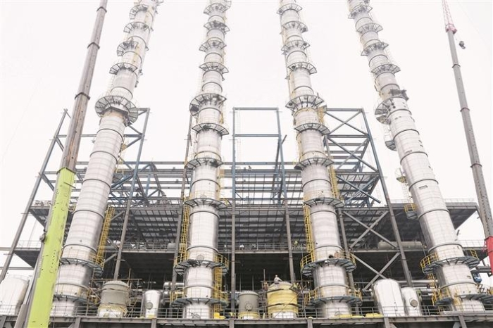 锚定“双碳”目标优化能源产业结构，推动发展方式绿色转型—— “风光”无限看兵团