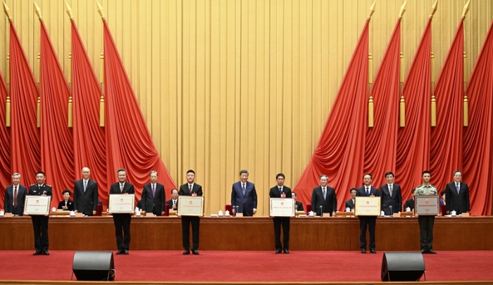 习近平在全国民族团结进步表彰大会上发表重要讲话强调 推进中华民族共同体建设 巩固发展中华民族大团结 李强主持 王沪宁宣读表彰决定 赵乐际蔡奇丁薛祥李希出席