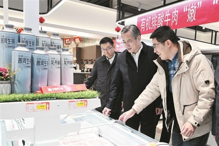 何忠友薛斌调研市场保供稳价和安全生产工作 全力以赴促消费稳供应保安全 确保职工群众平安祥和过春节 向兵团广大干部职工群众致以节日问候和新春祝福