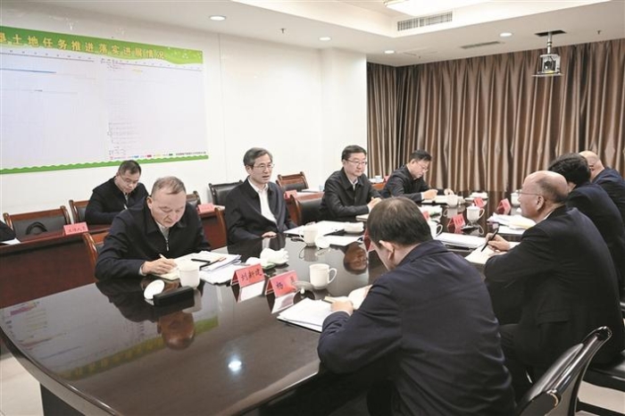 何忠友薛斌到兵团发展改革委农业农村局国资委工信局调研 解放思想真抓实干锚定目标早抓快干 全力以赴推动经济发展开好局起好步