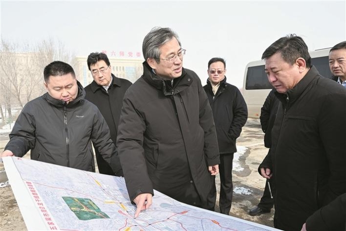 何忠友到六师五家渠市调研路网通联情况并听取大气污染防治攻坚工作汇报 坚持兵地协同优化布局更好服务高质量发展 坚定信心决心推动空气质量持续稳步改善