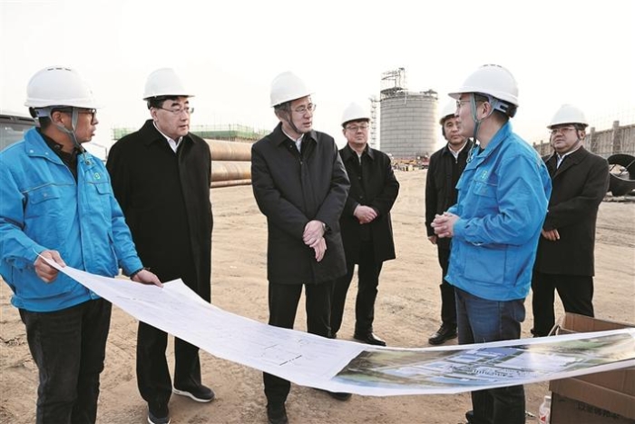 何忠友在十三师新星市调研重大项目建设工作时强调 全力推动项目建设提速提质提效 为经济高质量发展夯实产业支撑