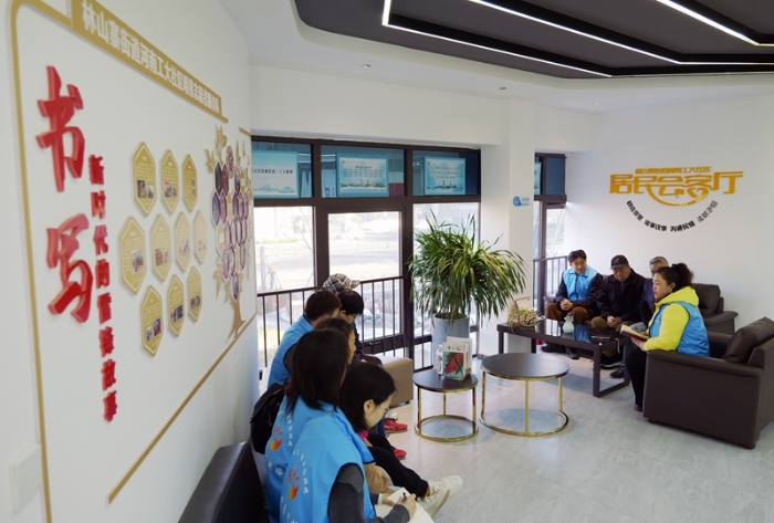 擦亮新时代党的建设“金色名片”——以习近平同志为核心的党中央贯彻执行中央八项规定、推进作风建设纪实