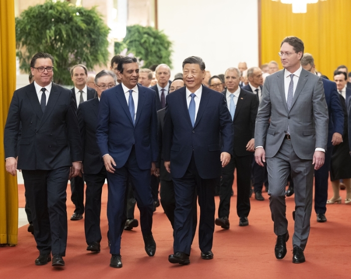 习近平会见国际工商界代表