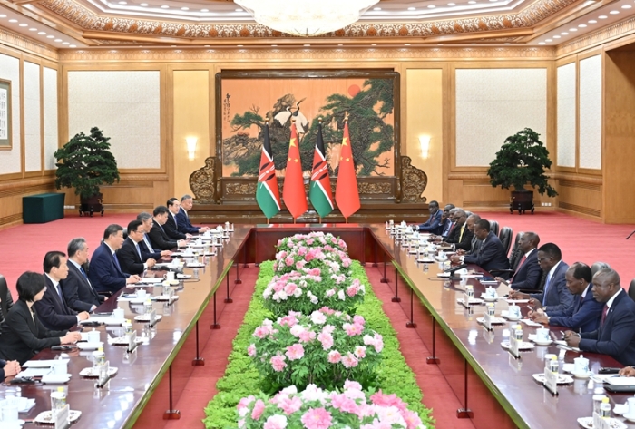 习近平同肯尼亚总统鲁托会谈