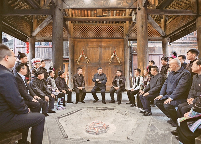 习近平：锲而不舍落实中央八项规定精神，以优良党风引领社风民风