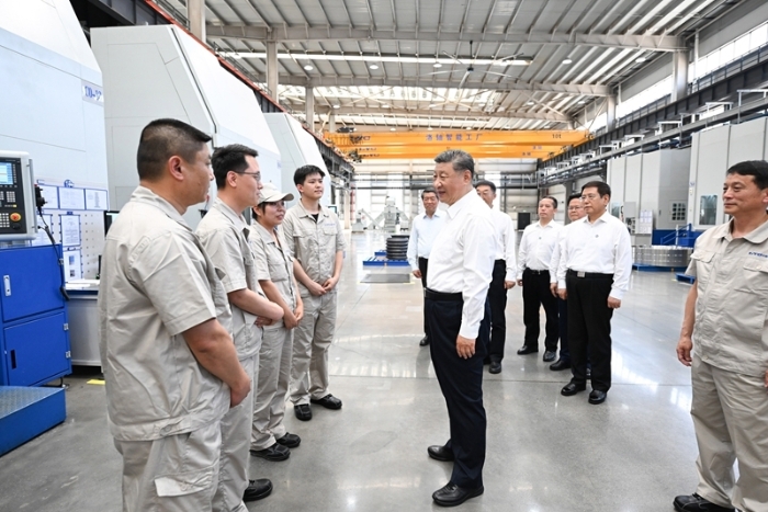 习近平在河南考察时强调：坚定信心推动高质量发展高效能治理 奋力谱写中原大地推进中国式现代化新篇章