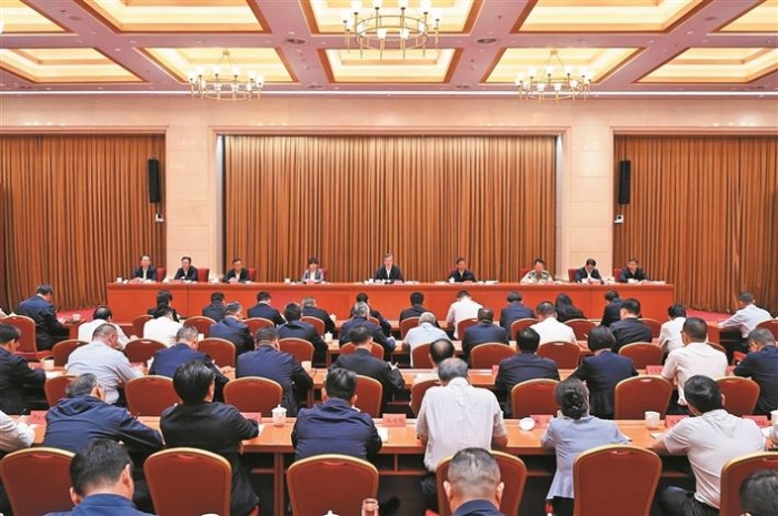 何忠友在兵团深入贯彻中央八项规定精神学习教育警示教育会上强调 深化以案说德以案说纪以案说法以案说责 教育引导广大党员干部筑牢拒腐防变思想防线 薛斌出席