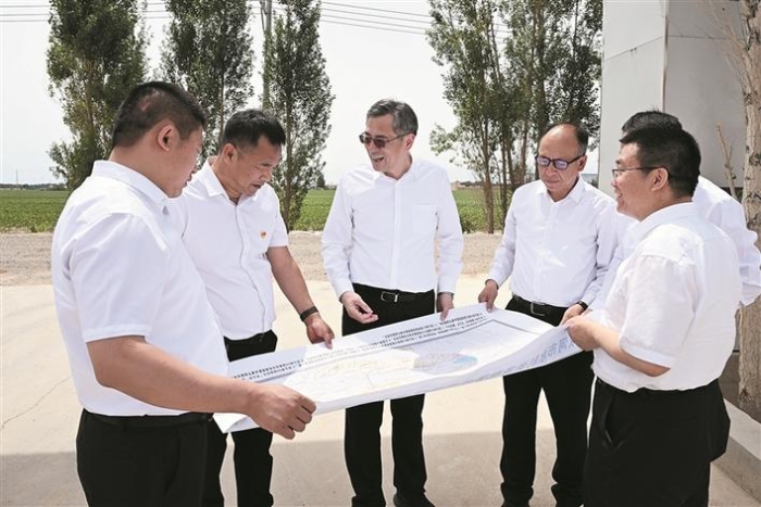 何忠友在五师双河市调研时强调 抓紧抓好打基础利长远的大事要事 以实绩实效筑牢高质量发展根基